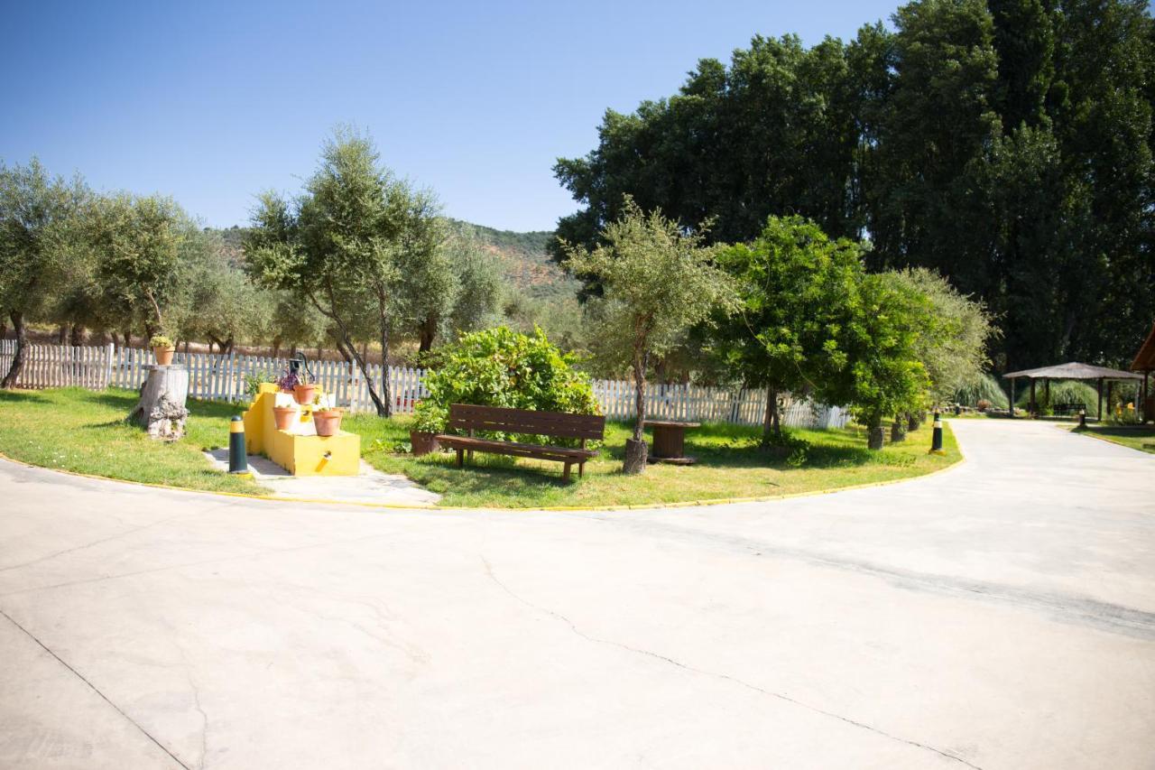 El Venero De Mostoles Constantina Exteriör bild